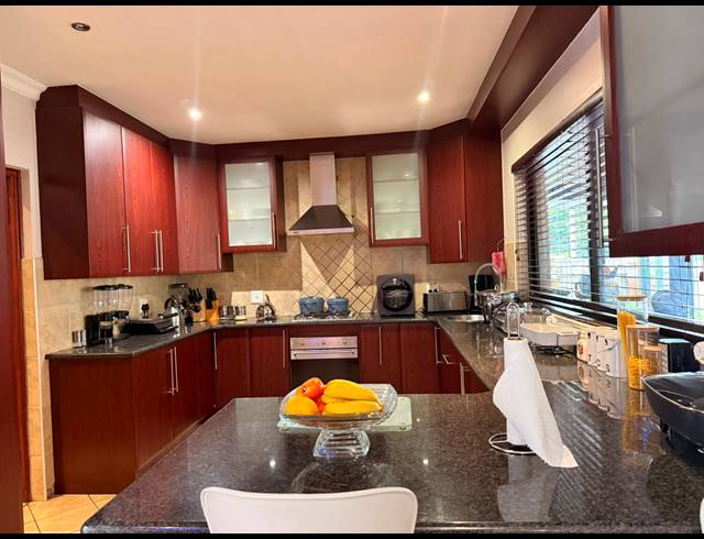 3 BEDROOM TOWNHOUSE FOR SALE IN SAFARI GARDENS